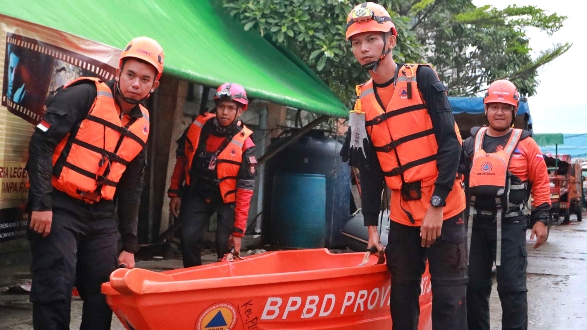 BPBD Jakarta Siagakan Personel dan 1.200 Pompa Air Antisipasi Cuaca Ekstrem