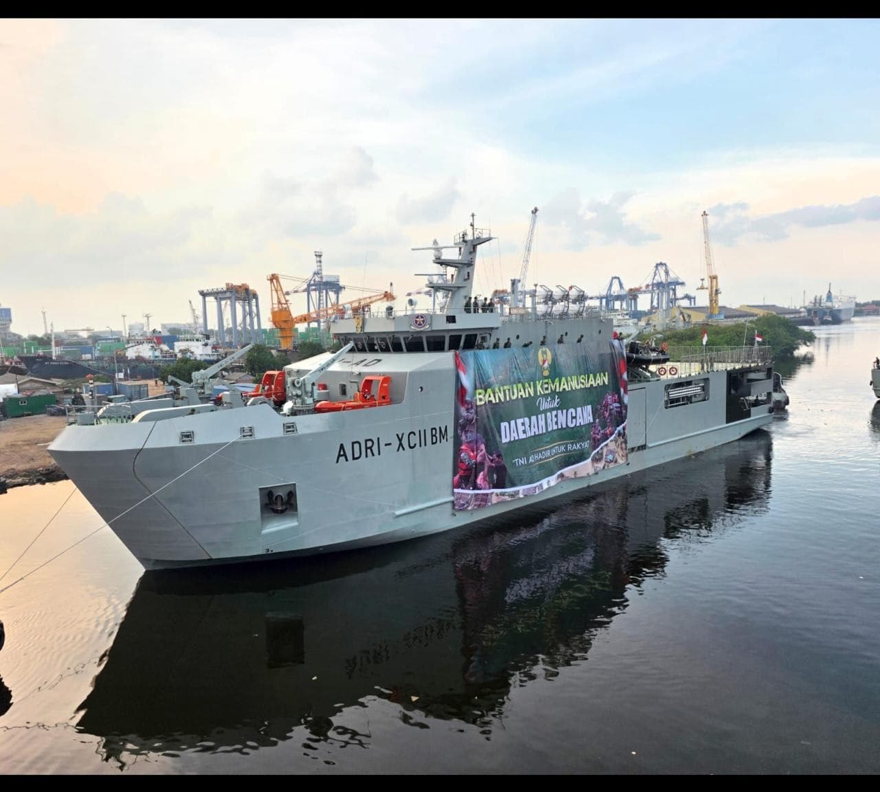 Instruksi Prabowo, TNI AD Kirim Logistik Skala Besar ke Aceh, Sumut dan Sumbar