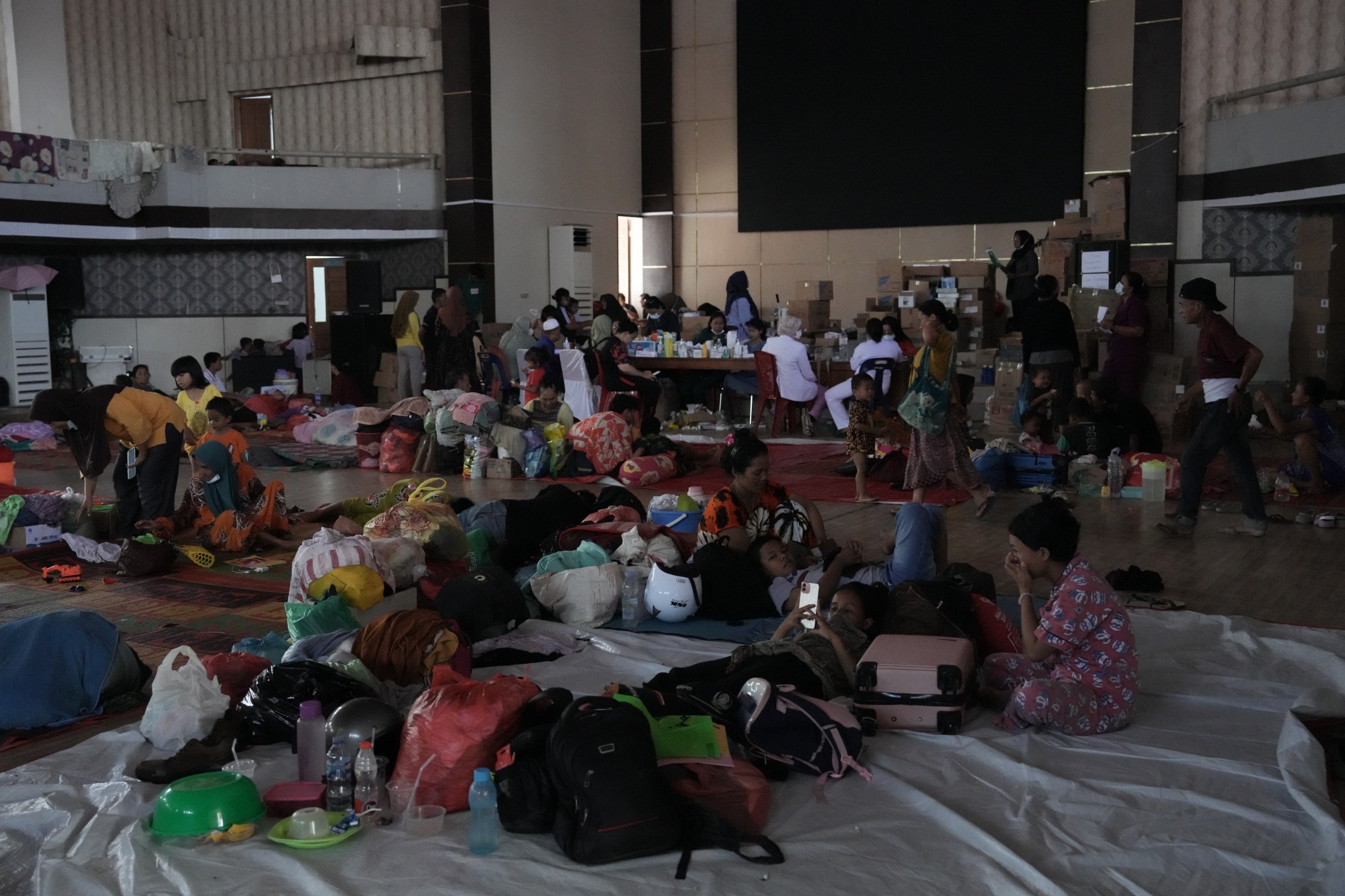 Jaringan Komunikasi Pulih, Warga Terdampak Bencana di Tapteng Lancar Bertukar Kabar