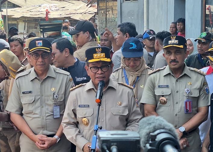Curah Hujan di Jakarta Diprediksi Tembus 200 Milimeter, Pramono Perintahkan Kesiapsiagaan Total Hadapi Ancaman Banjir