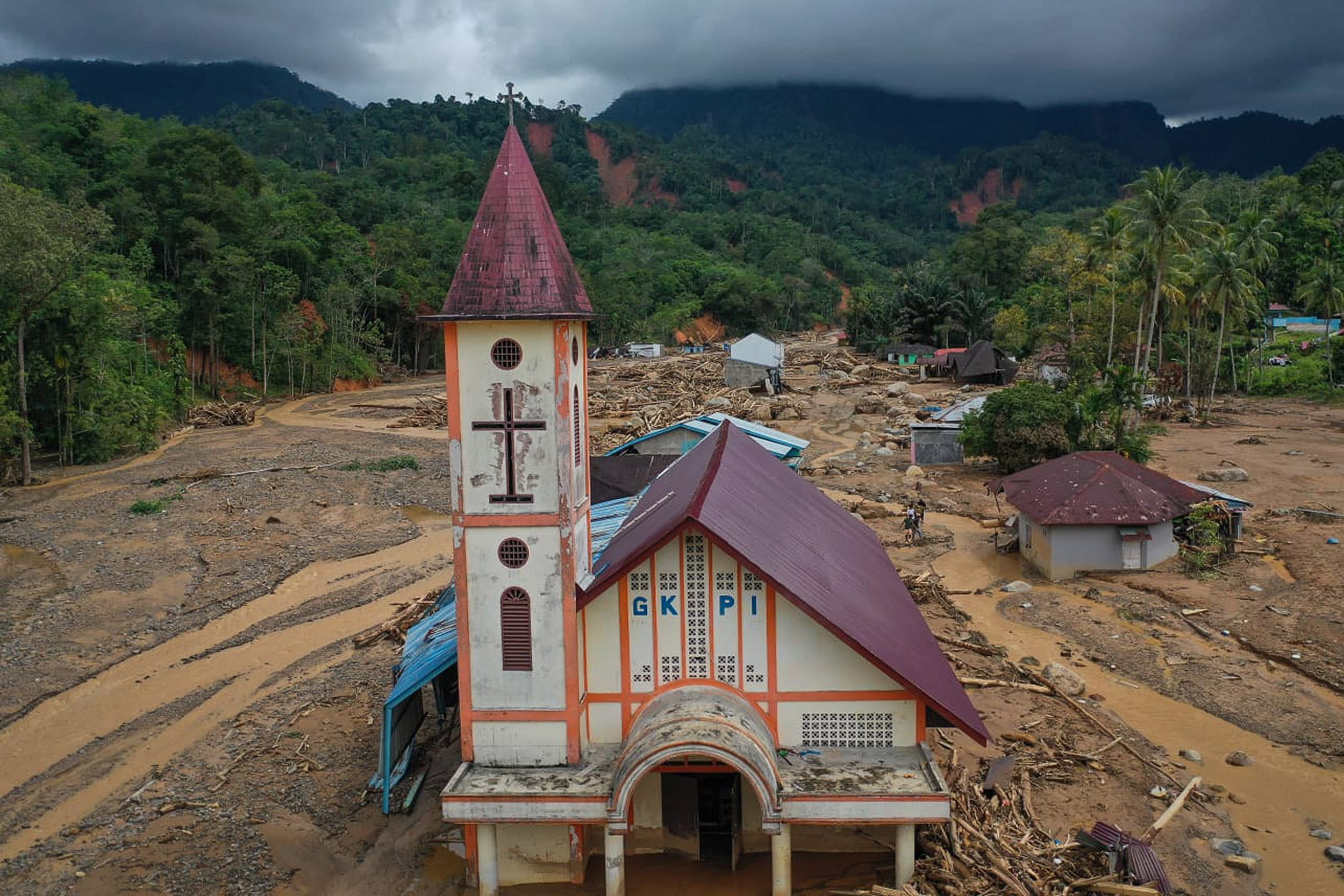 Pemerintah Diminta Tindak Perusahaan Tambang dan Sawit Pemicu Banjir Sumatera