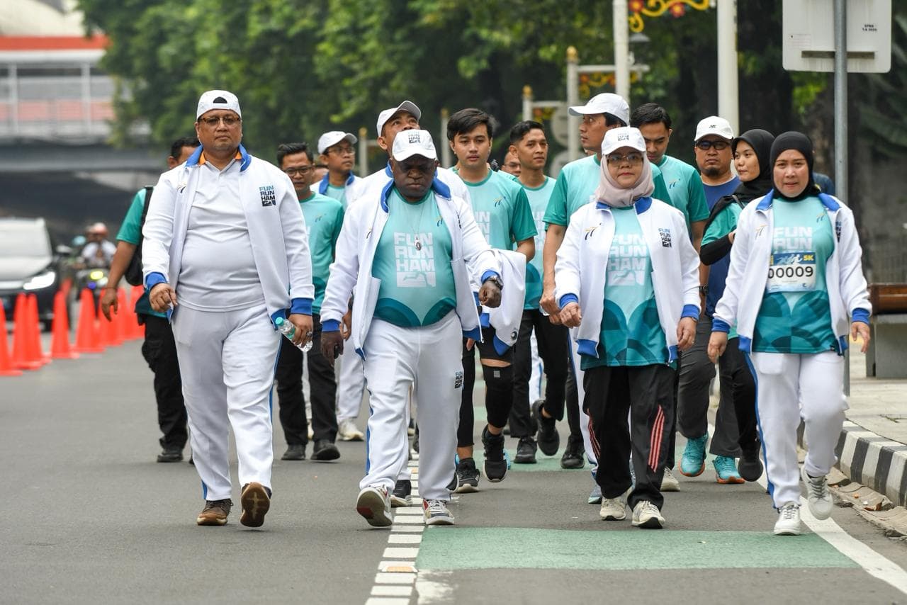 KemenHAM Sukses Gelar Fun Run HAM, Natalius Pigai Ajak Publik Rawat Empati dan Kepedulian