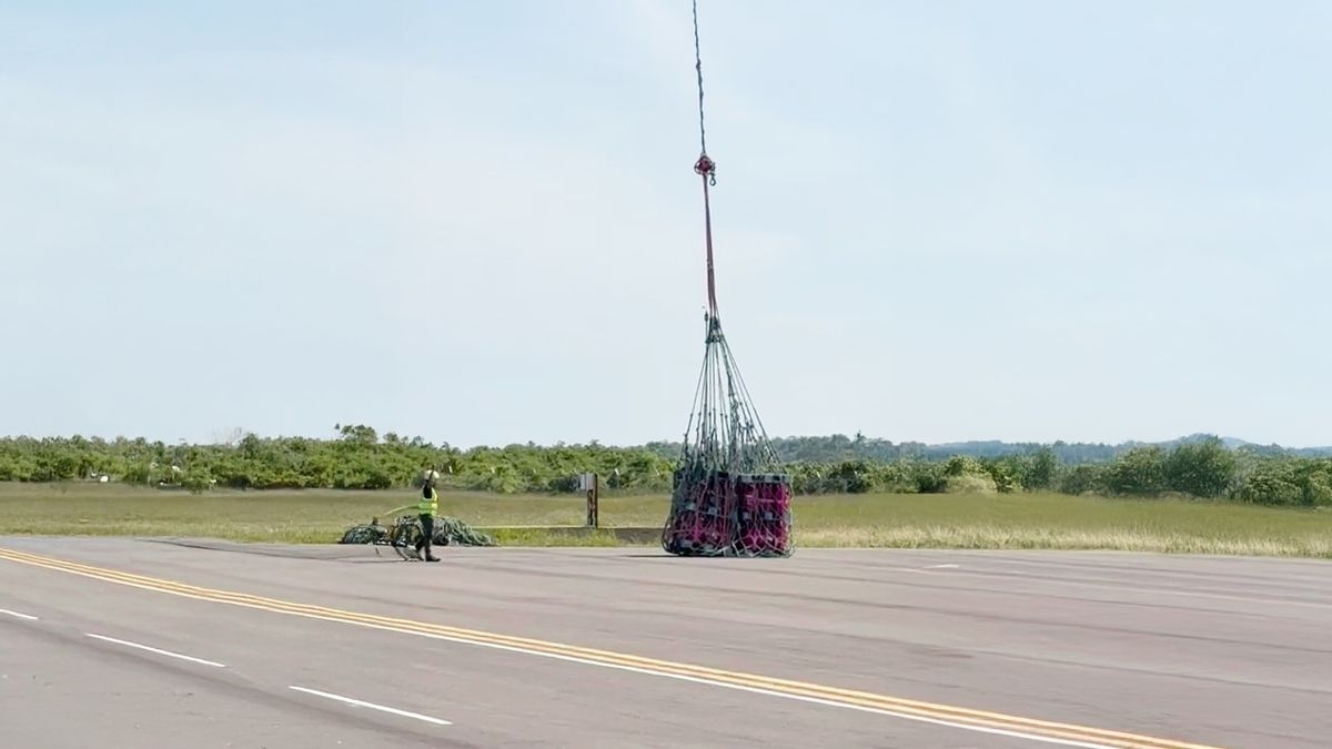 Distribusi LPG Pertamina Ngebut Lewat Helikopter Sling Load