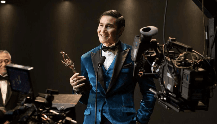 Sinopsis Film Lupa Daratan, Catat Tanggal Tayang Drama Komedi Vino G. Bastian di Netflix