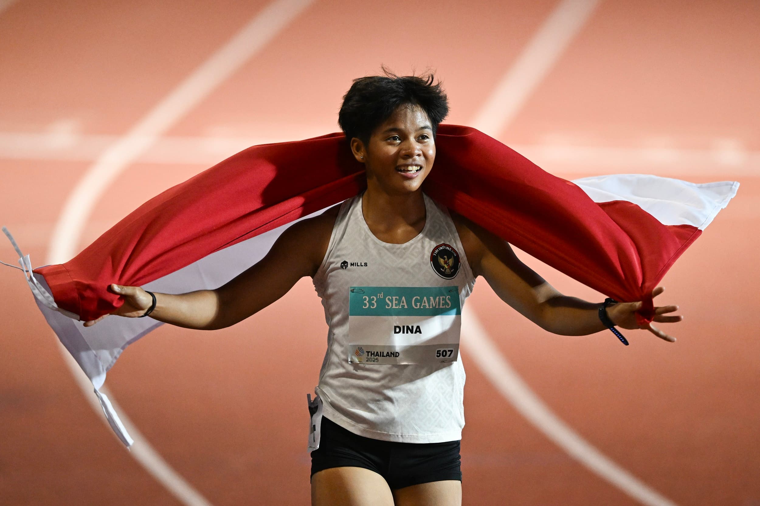 SEA Games: Dina Aulia Sumbang Emas Perdana, Atletik Indonesia Kuasai Podium 100 Meter Gawang