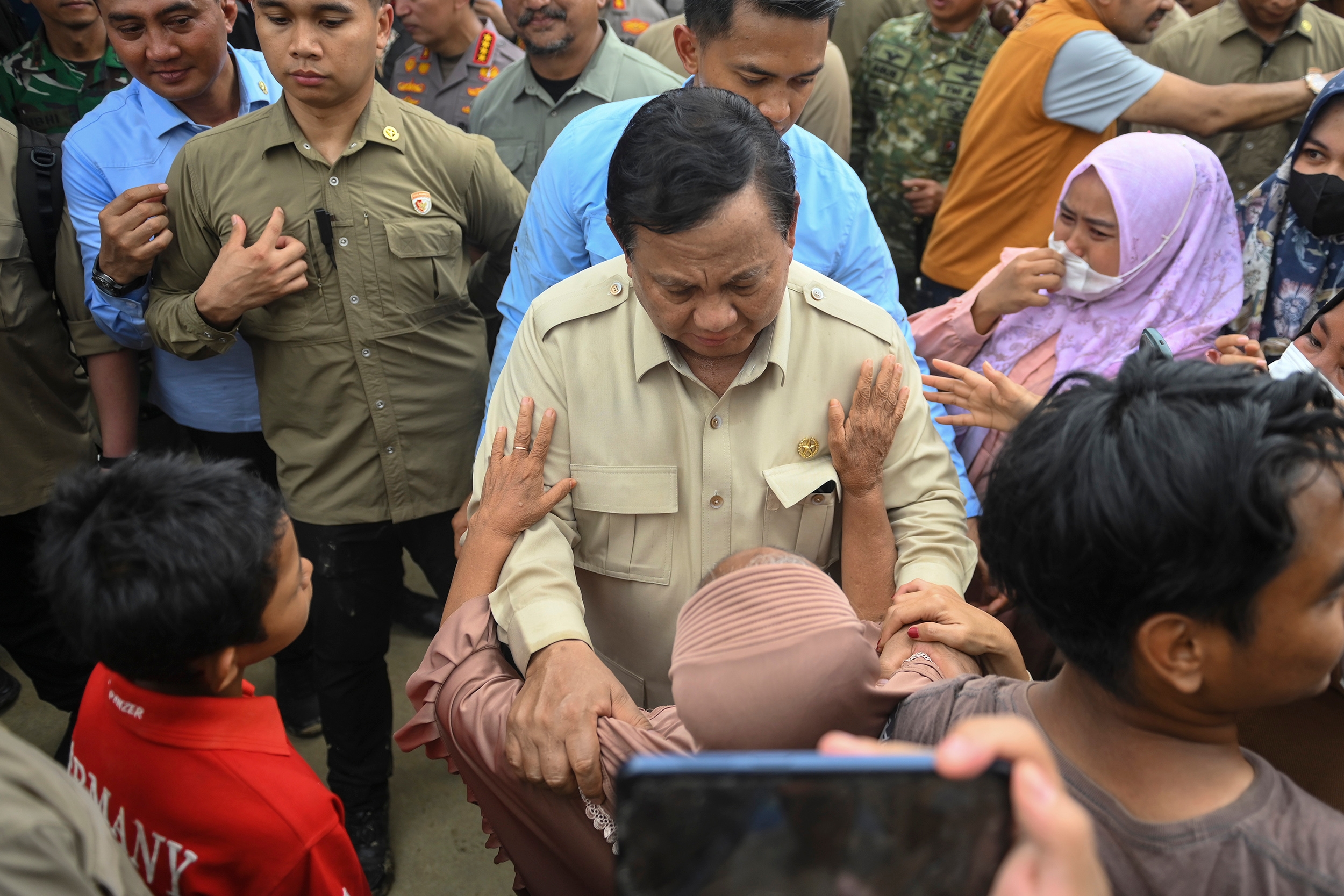 Prabowo: Menteri ESDM hingga TNI–Polri Jadi Garda Terdepan Tangani Bencana