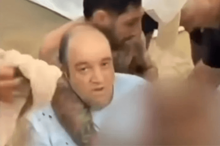 Pahlawan dalam Penembakan Massal di Sydney: Ahmed al Ahmed Selamat Usai Operasi