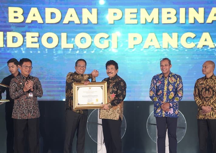 Aktif Kembangkan Pembinaan Ideologi Pancasila, BPIP Diganjar Dua Penghargaan dari Kementerian Hukum