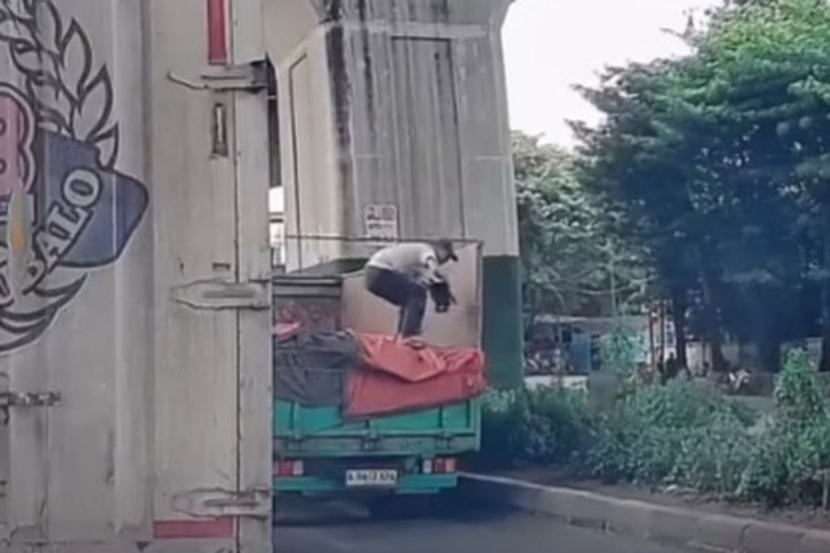 Aksi Bajing Loncat Viral di Medsos, Polisi Pastikan Lokasi Pencurian Bukan di Kelapa Gading