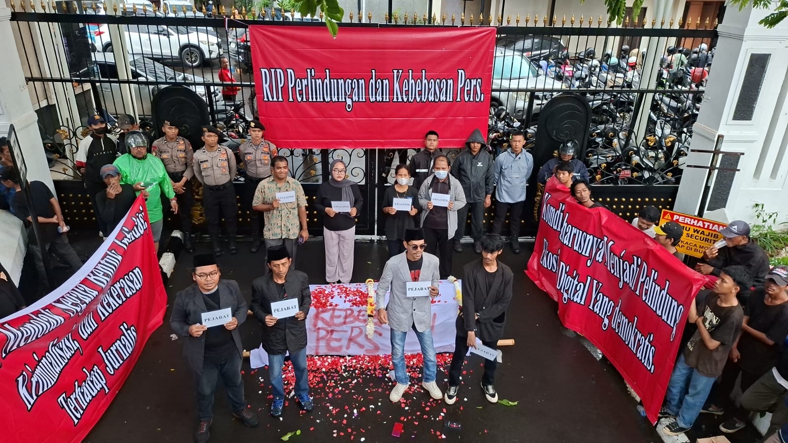 Aksi Gerakan Perlindungan Pers: Intimidasi kepada Jurnalis Gerus Demokrasi