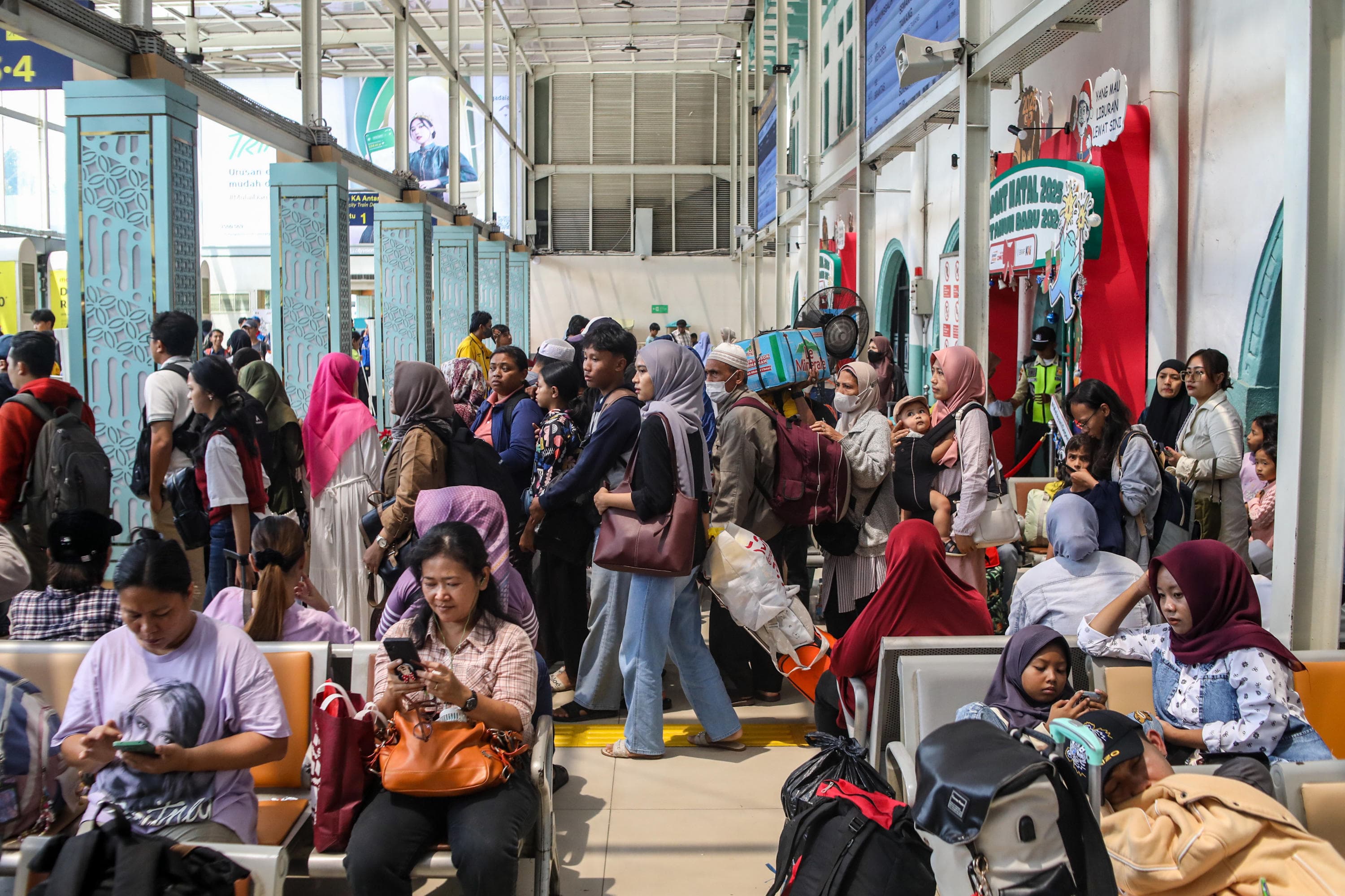 Libur Nataru, Kapolri Prediksi Puncak Mudik Kereta Api Terjadi di 28 Desember 2025