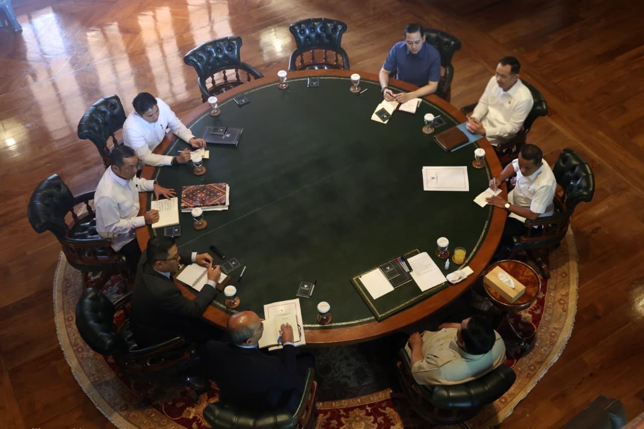 Prabowo Kumpulkan Menteri di Hambalang, Update Progres Kampung Haji hingga Pemulihan Sumatera