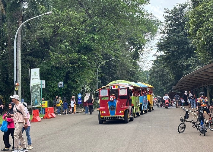 Libur Nataru, Taman Margasatwa Ragunan Padat Pengunjung