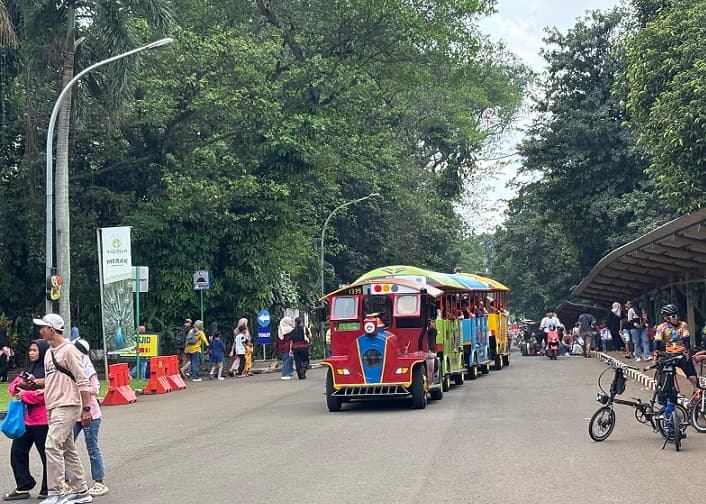 Libur Nataru, Taman Margasatwa Ragunan Padat Pengunjung