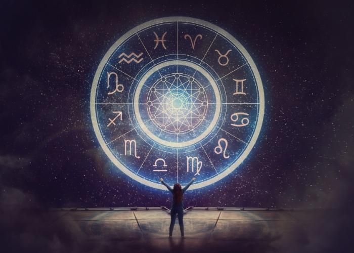 Siap-Siap Happy! 5 Zodiak Ini Bakal Bawa Aura Positif Malam Ini, Kamu Termasuk?