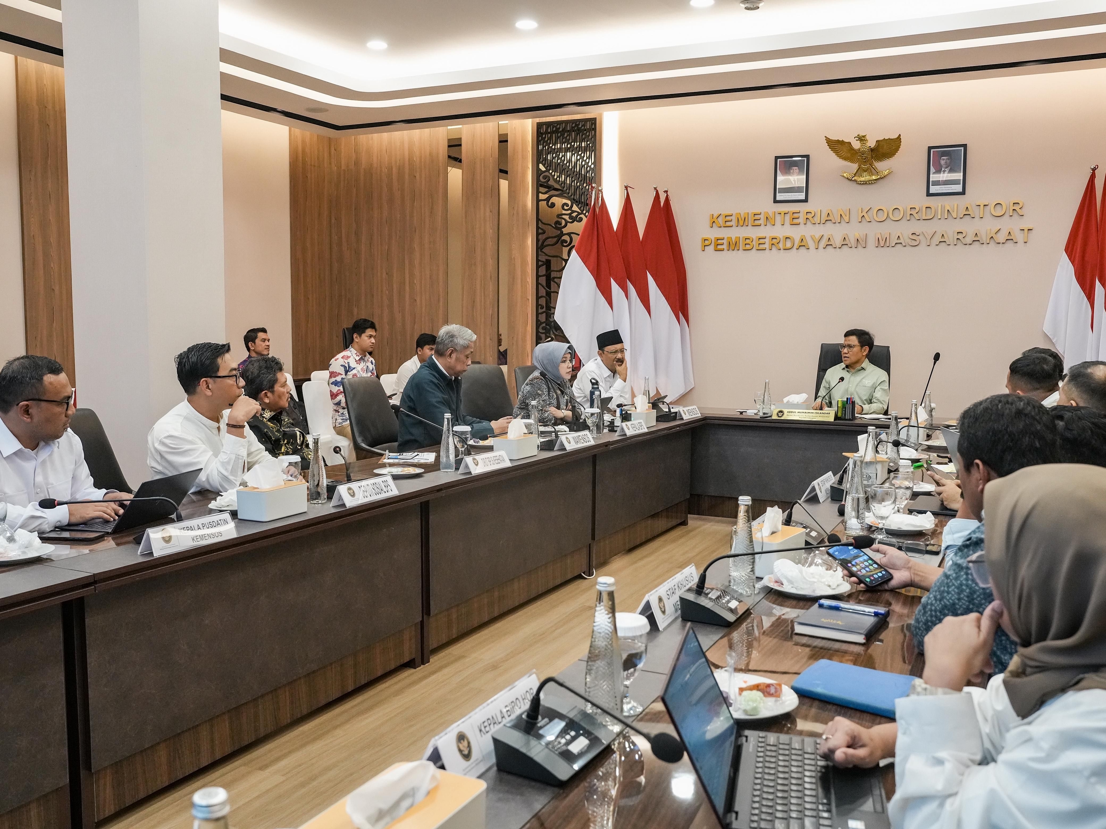 Pimpin Rakor Konsolidasi Data PBI JKN, Menko PM Pastikan Layanan Tetap Terjamin