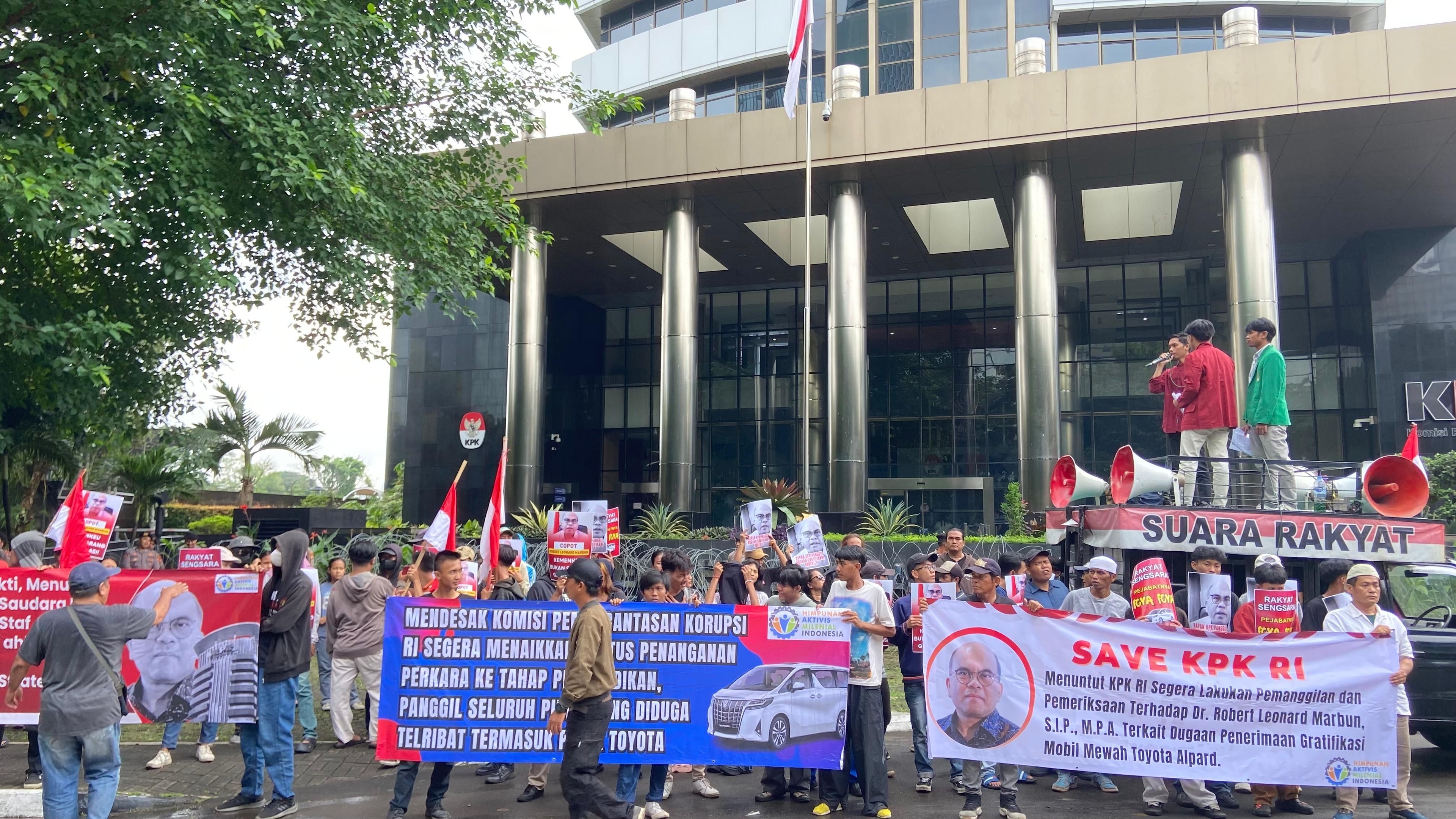 Ratusan Aktivis HAMI Demo di Depan KPK, Desak Usut Dugaan Gratifikasi Pejabat Kemenkeu