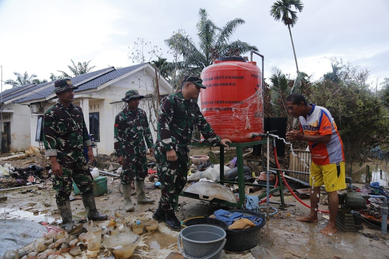 Kemhan Percepat Bangun Sumur Bor dan Instalasi RO untuk Warga Terdampak Banjir Aceh Tamiang