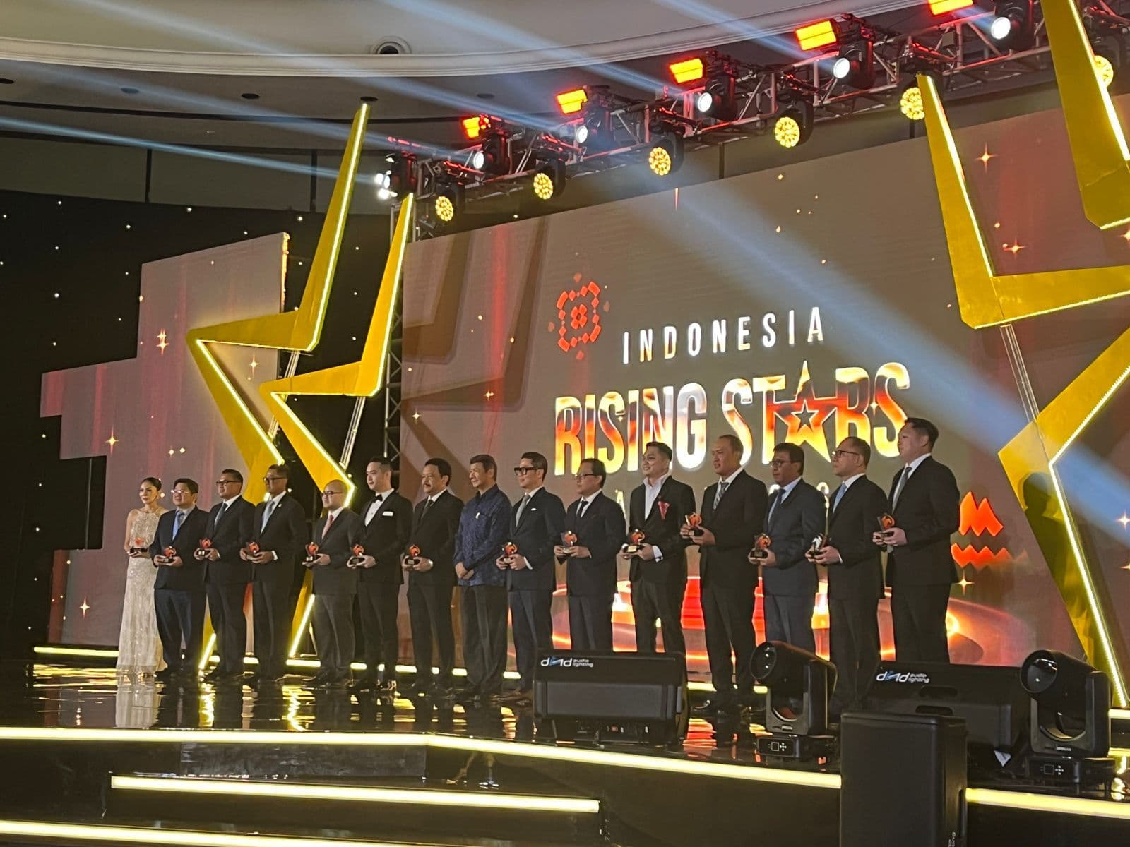 PLN Mobile Sabet Penghargaan Service Excellent di Indonesia Rising Stars Awards 2026