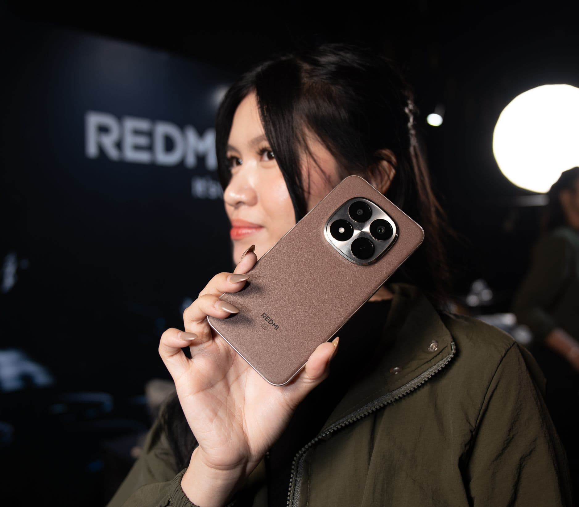 Hape Empat Jutaan Terbaik di 2026, REDMI Note 15 Pro 5G Siap Menemani Aktivitas Outdoor Anak Muda