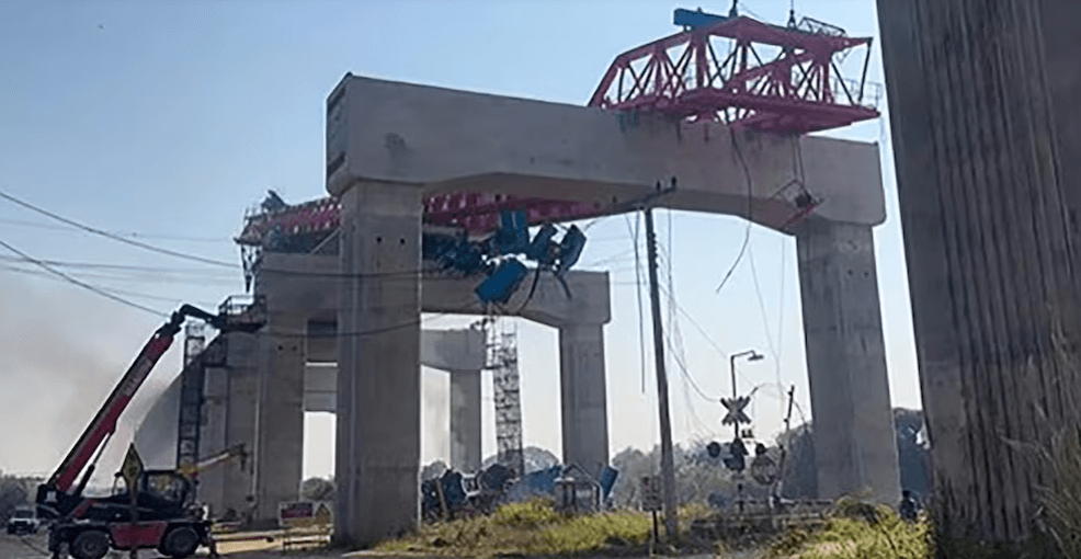 Derek Roboh Menimpa Kereta Api di Thailand Tewaskan 22 Orang