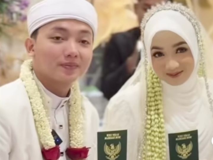 Gus Anas Hidayatulloh Suami Ning Umi Laila Lulusan Pesantren Mana?
