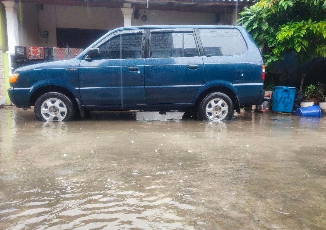 Hujan Deras Guyur Jakarta, BPBD Catat Satu Wilayah RT dan 8 Ruas Jalan Terdampak