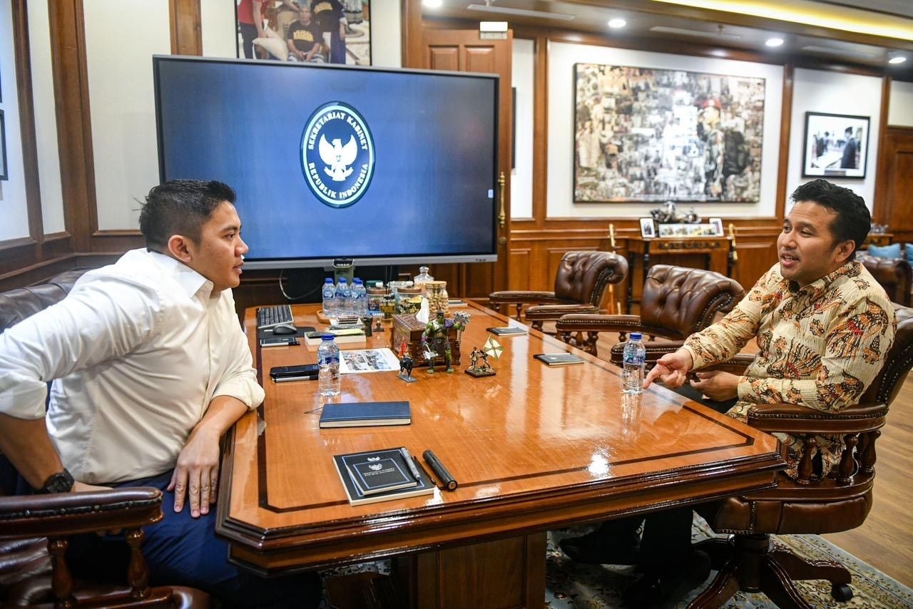Seskab Teddy Bersama Emil Dardak Perkuat Infrastruktur dan Program Strategis Presiden di Jawa Timur