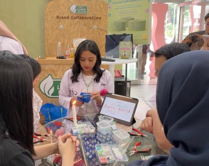 Merangkai Nilai dari Limbah, Strategi Bank Mandiri Perkuat UMKM Kriya Berbasis Ekosistem Berkelanjutan