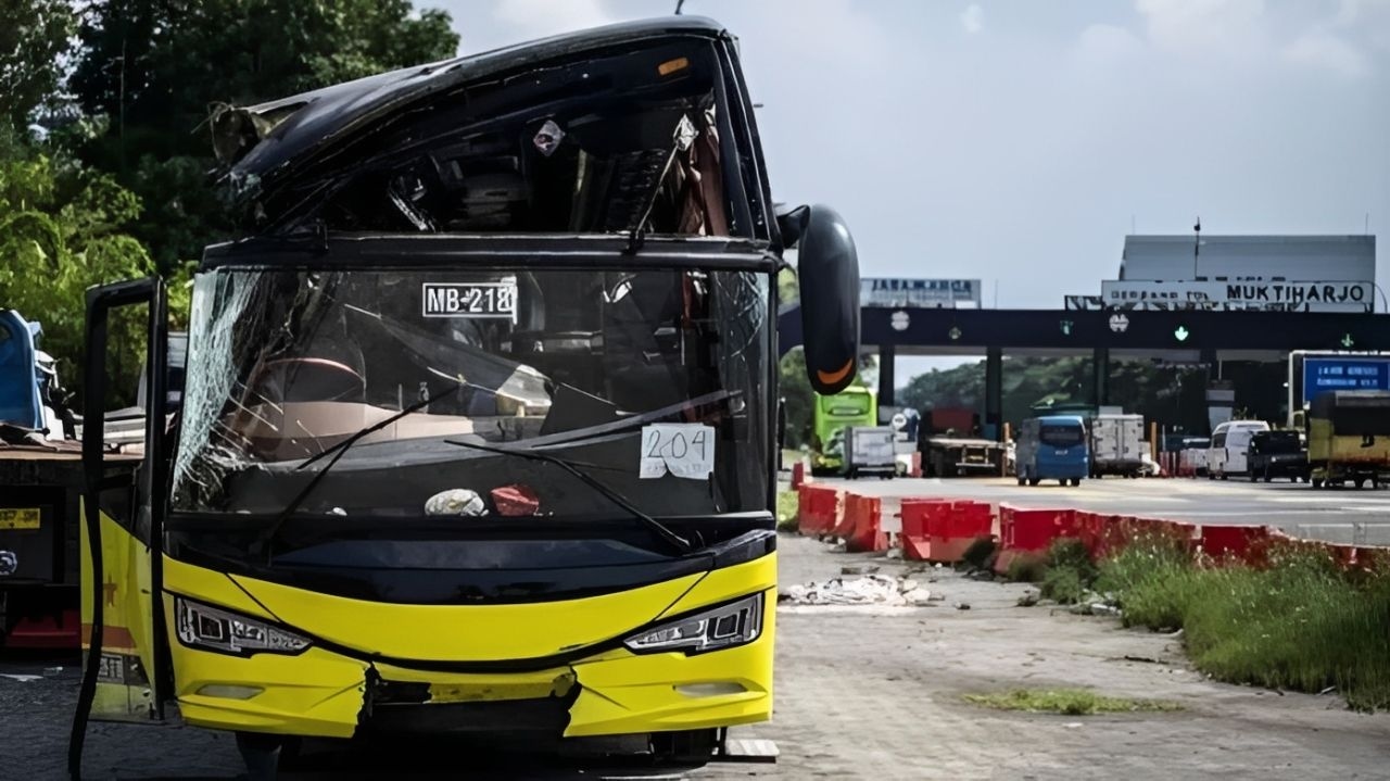 Kemenhub Bekukan Izin PO Cahaya Trans 12 Bulan Usai Kecelakaan Semarang