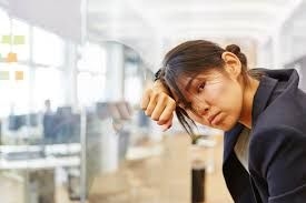 Apa Itu Impostor Syndrome? Kenali Gejala, Penyebab, hingga Cara Mengatasinya