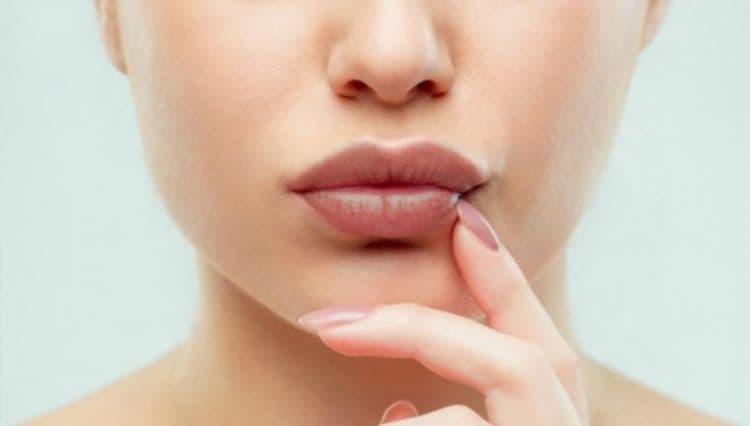 Bibir Menghitam? Ini Perawatan Alami agar Warna Bibir Kembali Merah Alami